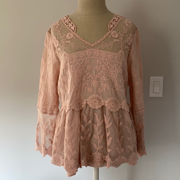 Blush pink lace long sleeve peplum S - Picture 1 of 3